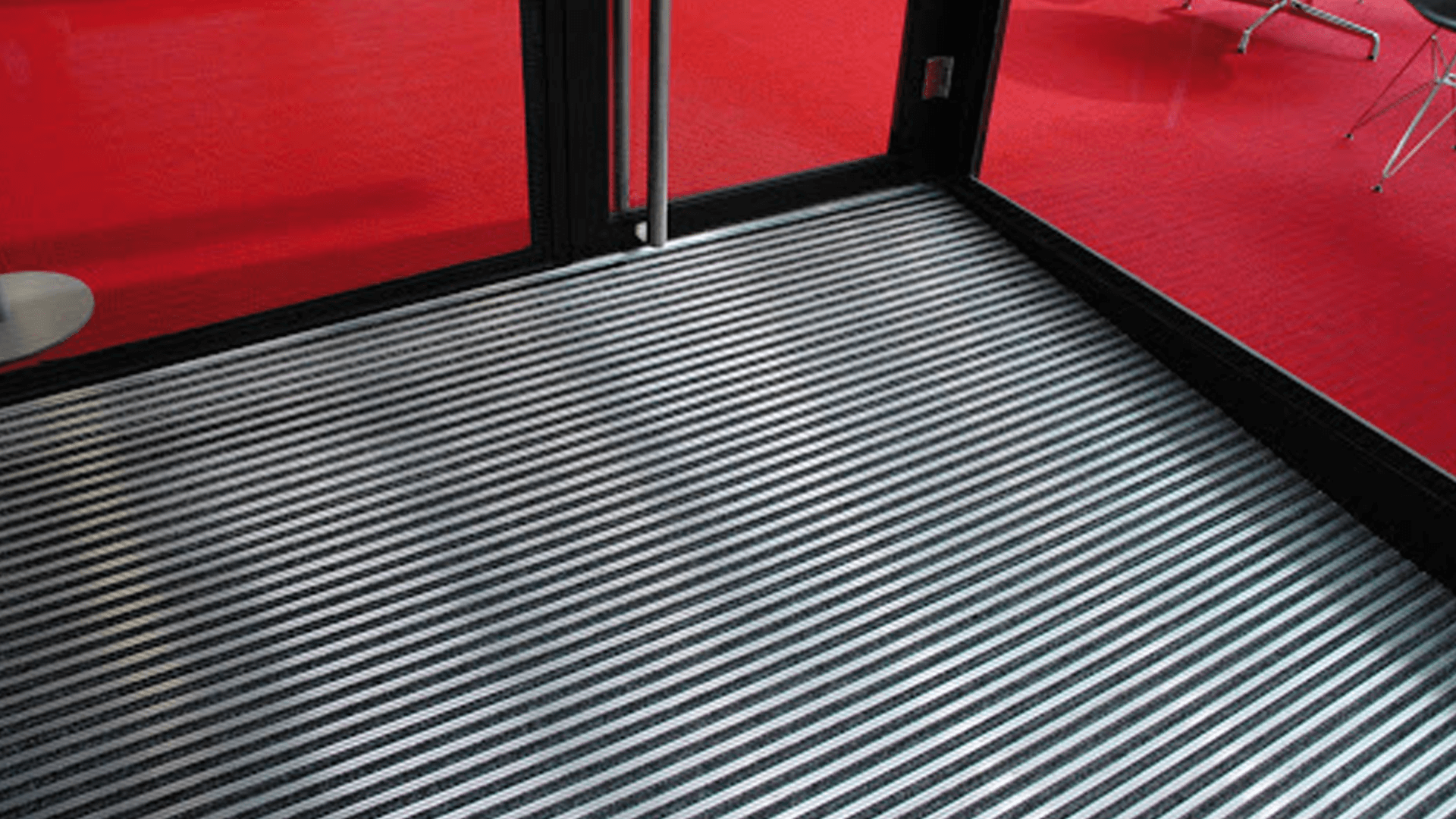 entrance mat with click system